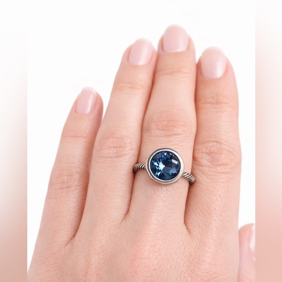 Blue Faceted Solitaire Ring | Cable Band | Silver Tone | Minimalist  Ring - Picture 6 of 6